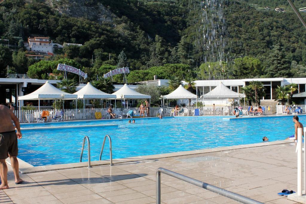 Beach Hotel Eurovil Predore Exterior foto